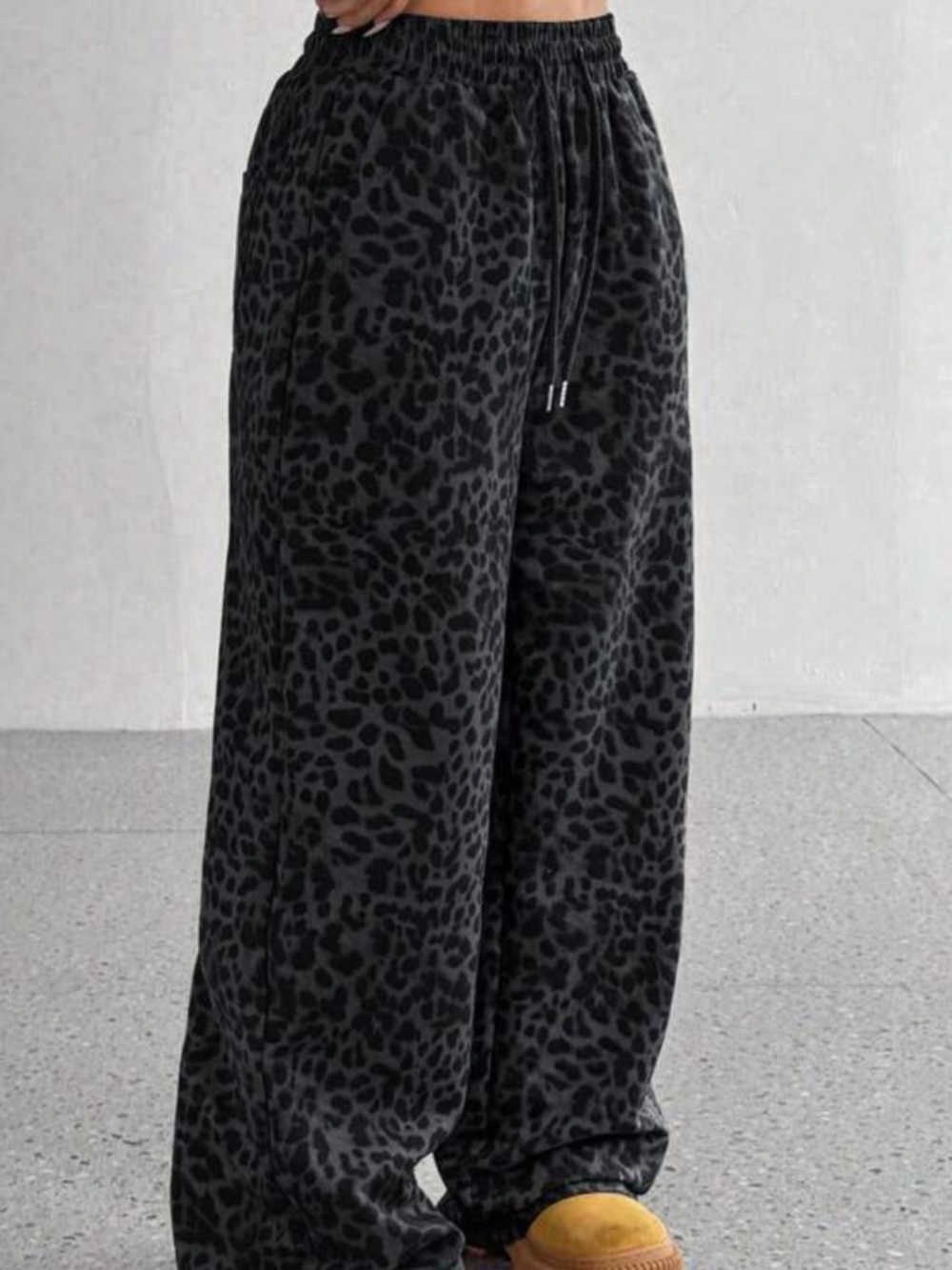 SHEIN Black & Gray Wide-Leg Leopard Print Joggers
